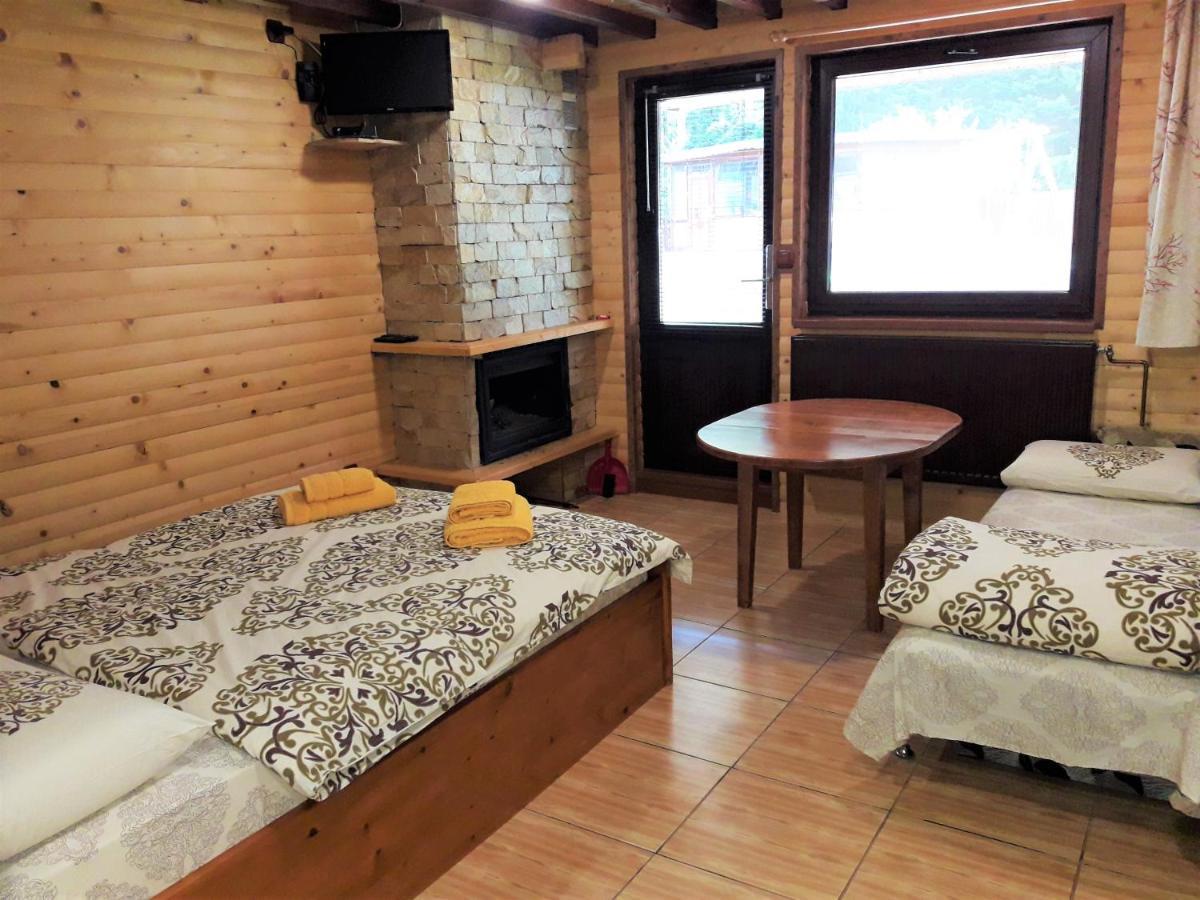 Guest House Chobaka Trigrad Bagian luar foto