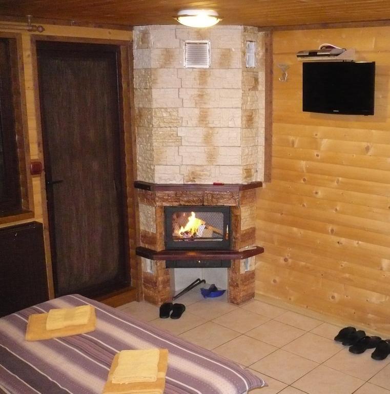 Guest House Chobaka Trigrad Bagian luar foto